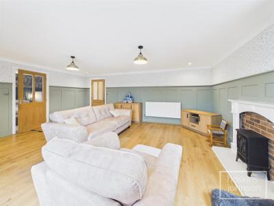 Hurford Street, Maesycoed, Pontypridd - Living Room
