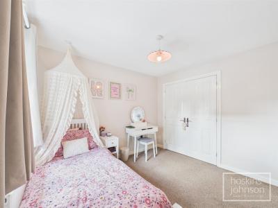 Nant Arian, Church Village, Pontypridd - Bedroom 3