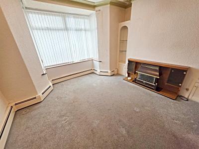 Lanwern Road, Maesycoed, Pontypridd - Lounge