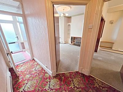 Lanwern Road, Maesycoed, Pontypridd - Hallway