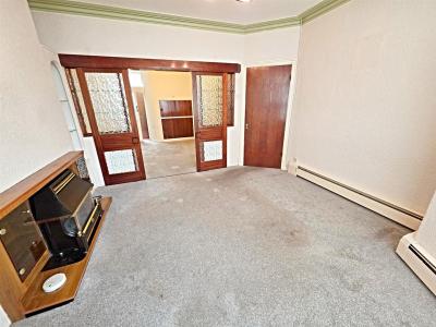 Lanwern Road, Maesycoed, Pontypridd - Lounge