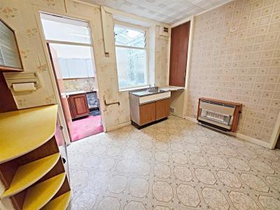Lanwern Road, Maesycoed, Pontypridd - Kitchen
