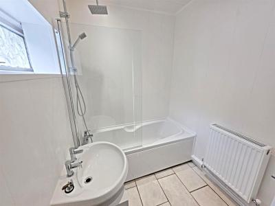 Birchgrove, Tirphil, New Tredegar - Bathroom