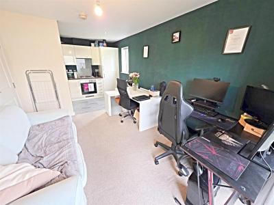 Heol Gryfydd, Rhydyfelin, Pontypridd - Open Plan Living/Kitchen