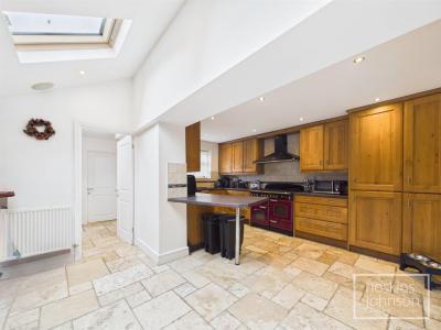 Thompson Villas, Ynysybwl, Pontypridd - Kitchen/Breakfast Room
