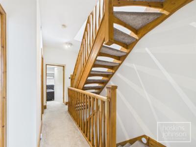 Thompson Villas, Ynysybwl, Pontypridd - First Floor Laning