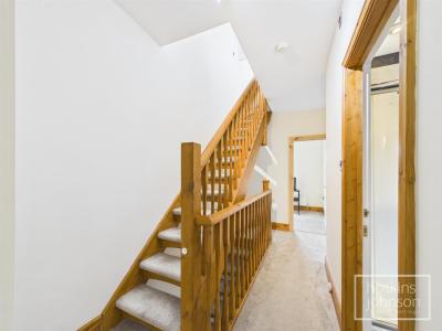 Thompson Villas, Ynysybwl, Pontypridd - First Floor Laning