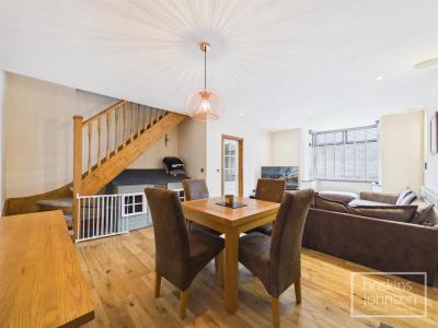 Thompson Villas, Ynysybwl, Pontypridd - Lounge/Diner