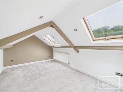 Thompson Villas, Ynysybwl, Pontypridd - Attic Room