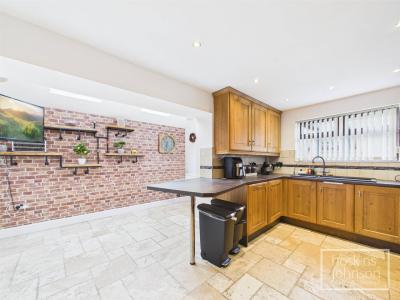 Thompson Villas, Ynysybwl, Pontypridd - Kitchen/Breakfast Room
