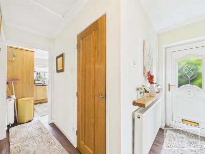 Silverhill Close, Cilfynydd, Pontypridd - Entrance Hall