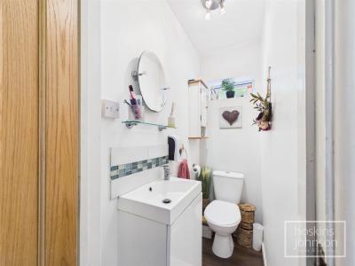 Silverhill Close, Cilfynydd, Pontypridd - Cloaks/WC