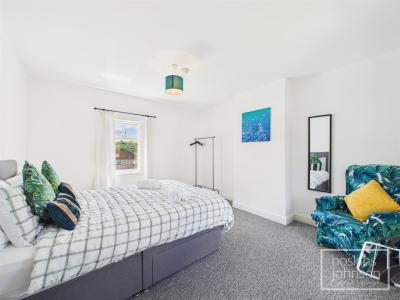 Oak Street, Rhydyfelin, Pontypridd - Bedroom 1