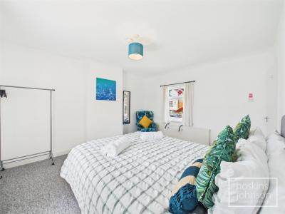 Oak Street, Rhydyfelin, Pontypridd - Bedroom 1
