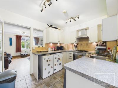 Church Street, Ynysybwl, Pontypridd - Kitchen