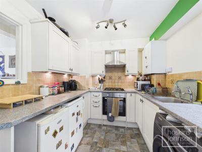 Church Street, Ynysybwl, Pontypridd - Kitchen