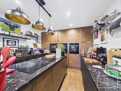 Pantygraigwen Road, Pontypridd - Kitchen