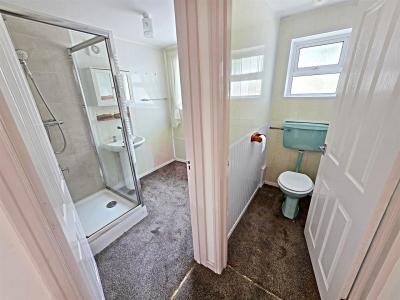 Kingsland Terrace, Treforest, Pontypridd - Shower Room