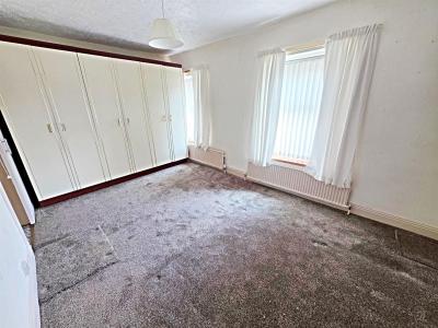 Kingsland Terrace, Treforest, Pontypridd - Bedroom 1