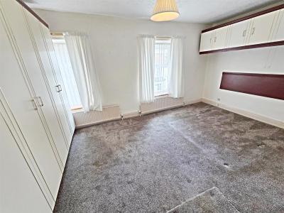 Kingsland Terrace, Treforest, Pontypridd - Bedroom 1