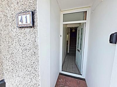 Kingsland Terrace, Treforest, Pontypridd - Entrance Hall