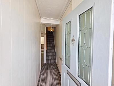 Kingsland Terrace, Treforest, Pontypridd - Entrance Hall