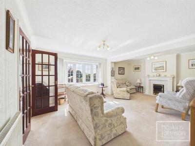 Graigwen Parc, Graigwen, Pontypridd - Living Room