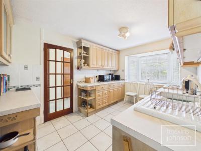 Graigwen Parc, Graigwen, Pontypridd - Kitchen