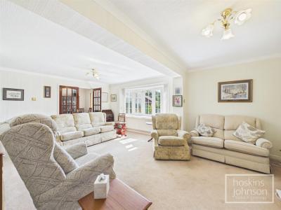 Graigwen Parc, Graigwen, Pontypridd - Living Room