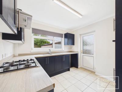 Heol Y Coed, Beddau, Pontypridd - Kitchen