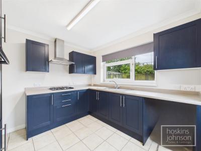 Heol Y Coed, Beddau, Pontypridd - Kitchen