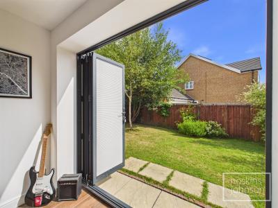 Maes Yr Eglwys, Church Village, Pontypridd - Property