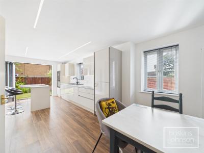 Maes Yr Eglwys, Church Village, Pontypridd - Kitchen/Diner