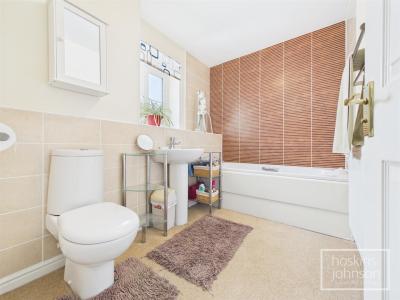 Maes Yr Eglwys, Church Village, Pontypridd - Bathroom