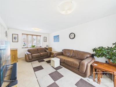 Maes Yr Eglwys, Church Village, Pontypridd - Living Room
