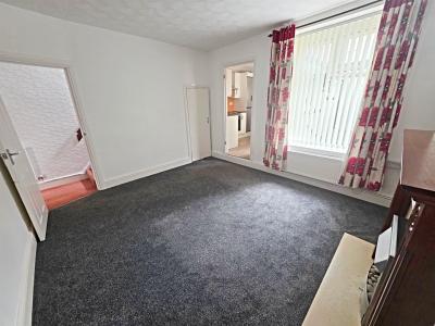 Ann Street, Cilfynydd, Pontypridd - Living room