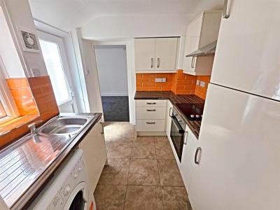 Ann Street, Cilfynydd, Pontypridd - Kitchen