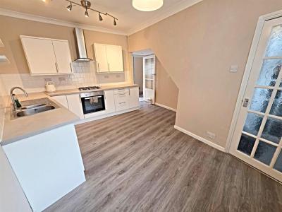 Brondeg Street, Tylorstown, Ferndale - Kitchen/Diner
