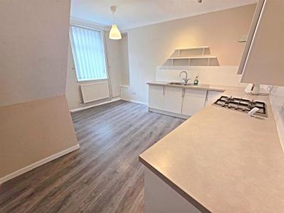 Brondeg Street, Tylorstown, Ferndale - Kitchen/Diner