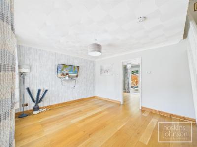 Ger Yr Afon, Coed-Y-Cwm, Pontypridd - Living Room