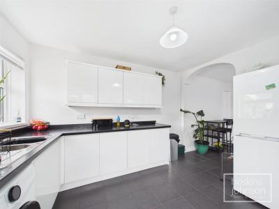 Coronation Terrace, Pontypridd - Kitchen