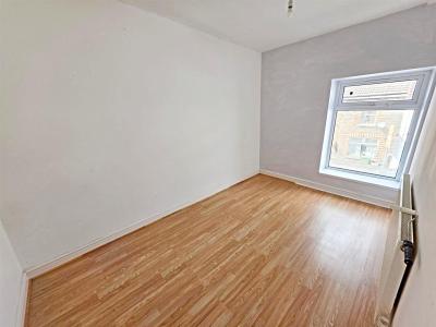 Wood Street, Cilfynydd, Pontypridd - Bedroom 1