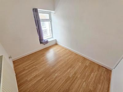 Wood Street, Cilfynydd, Pontypridd - Bedroom 3