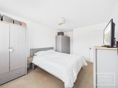 Ynys Hir, Coed-Y-Cwm, Pontypridd - Bedroom 1