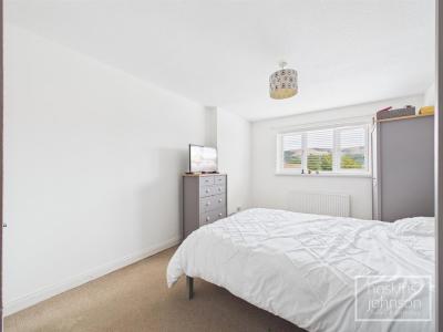 Ynys Hir, Coed-Y-Cwm, Pontypridd - Bedroom 1