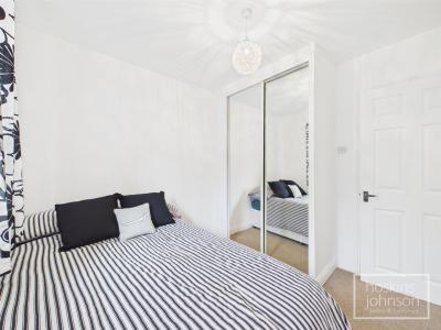 Ynys Hir, Coed-Y-Cwm, Pontypridd - Bedroom 2