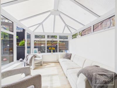 Ynys Hir, Coed-Y-Cwm, Pontypridd - Conservatory