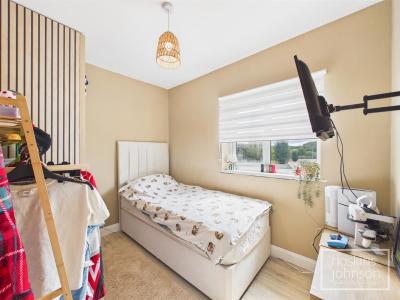 Holly Street, Rhydyfelin, Pontypridd - Bedroom 3