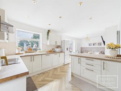 Holly Street, Rhydyfelin, Pontypridd - Living/Kitchen/Diner