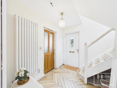 Holly Street, Rhydyfelin, Pontypridd - Entrance Hall